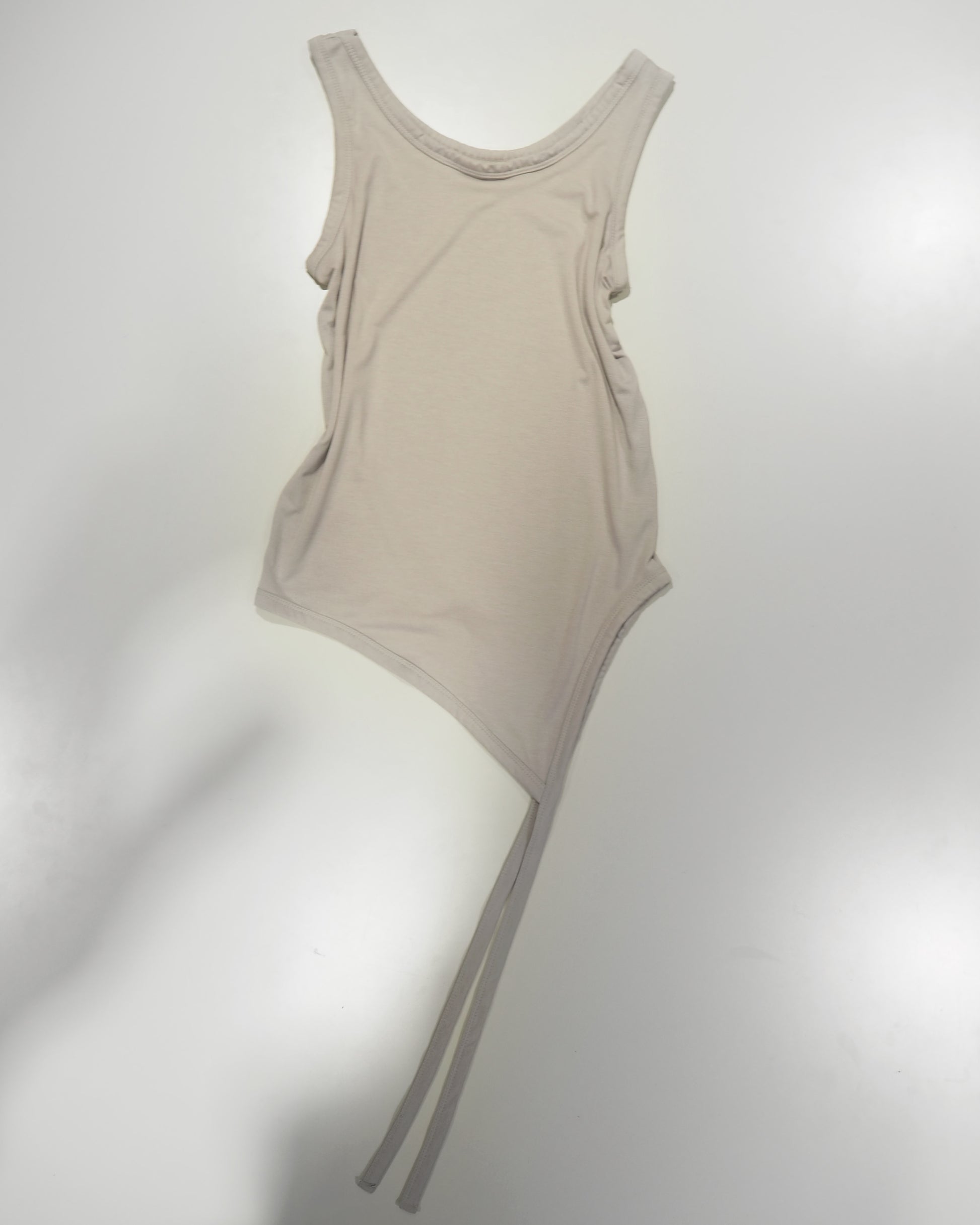 Tail no-sleeve T-shirt