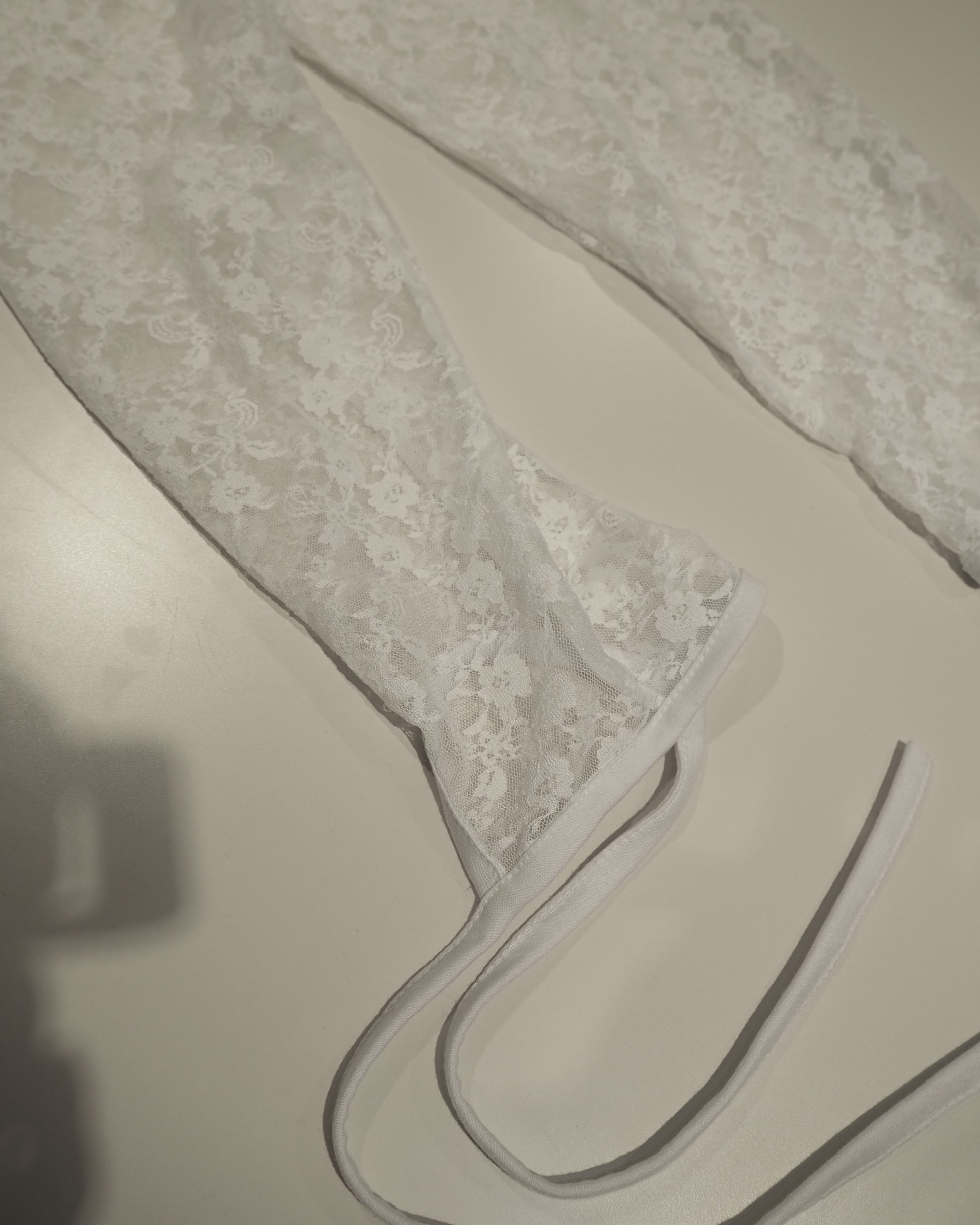 Sheer-Lace Ribon Leggings