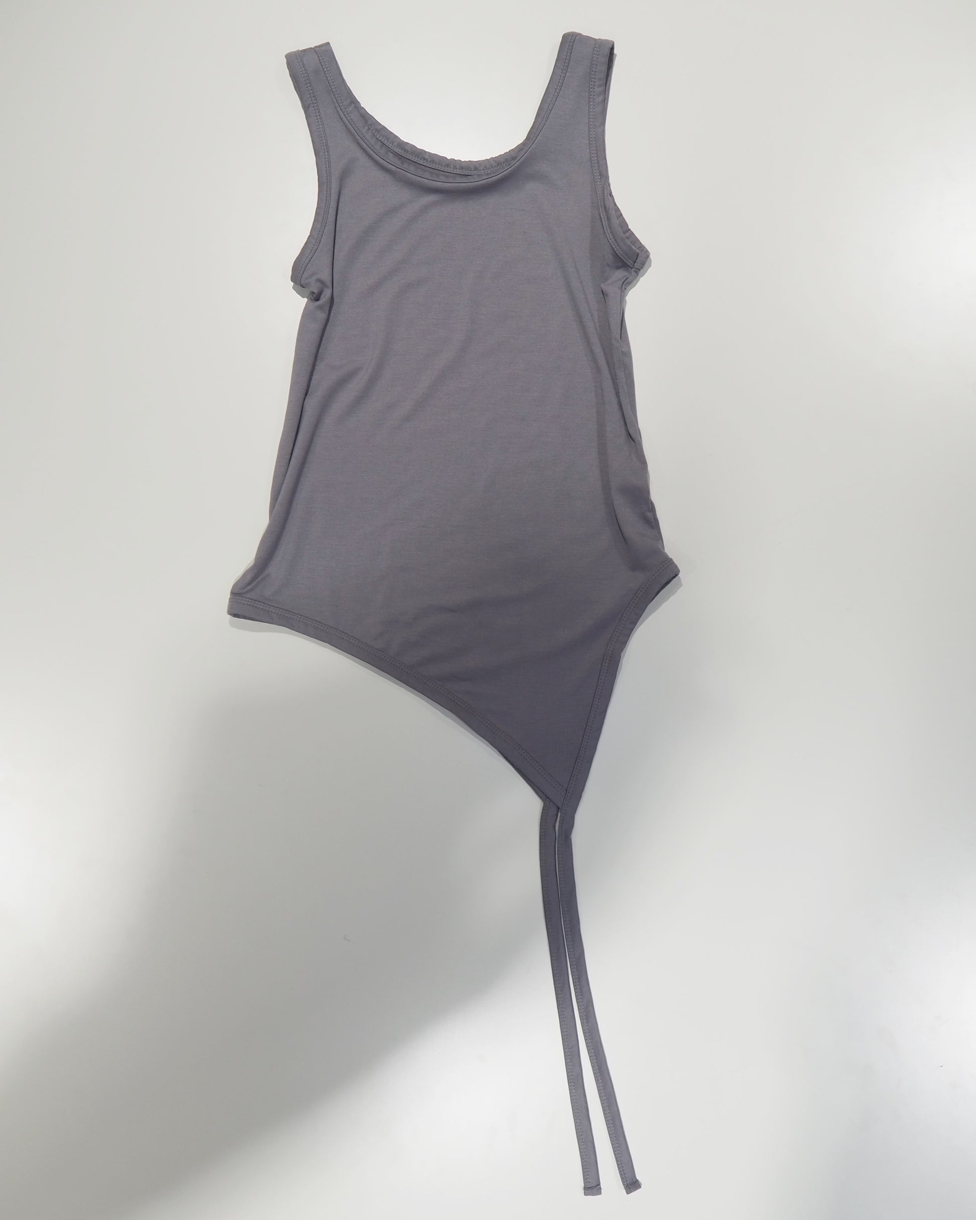 Tail no-sleeve T-shirt